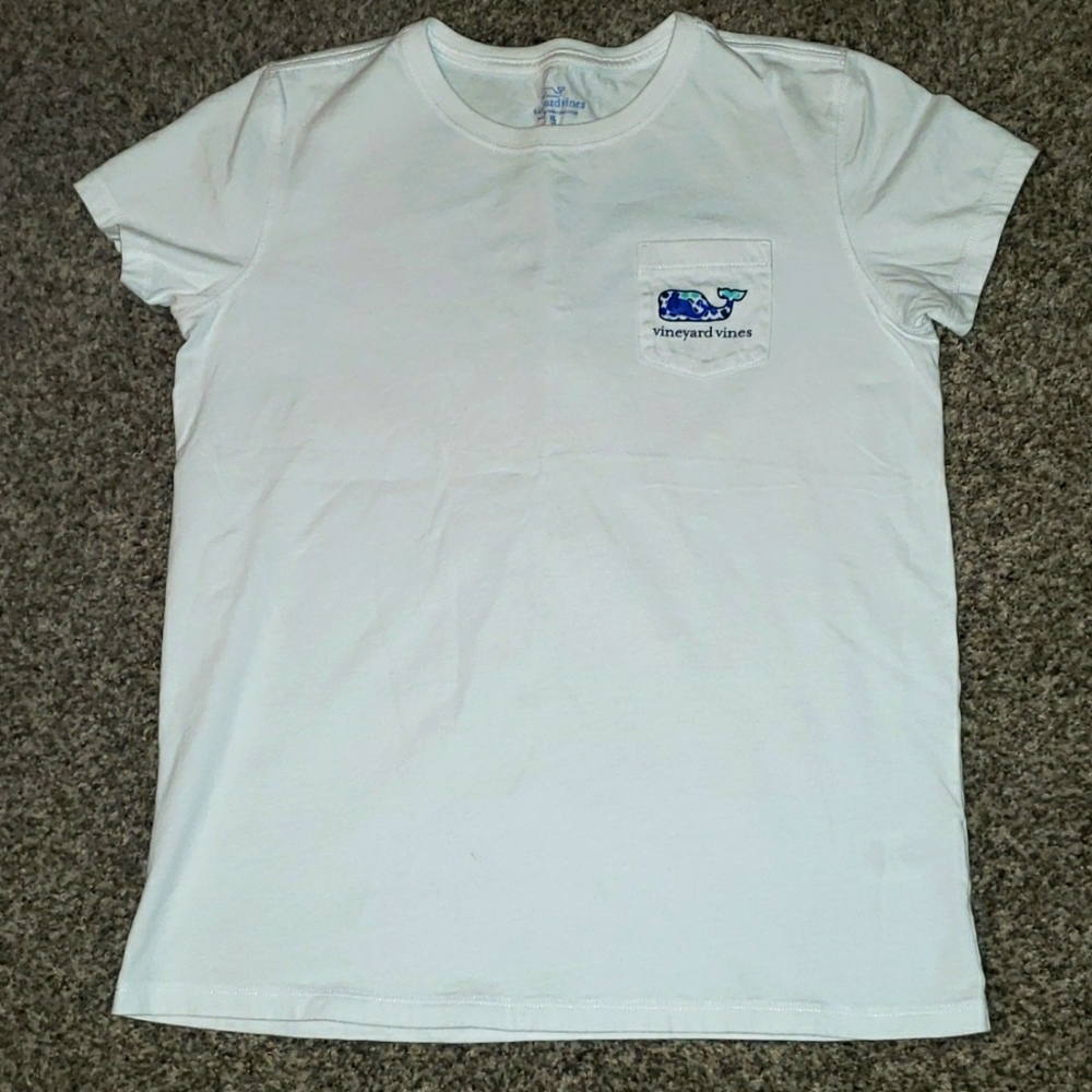 Vinyard Vines t-shirt